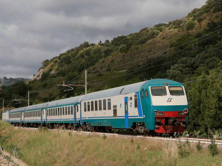 Types of trains in Italy explained (Regionale, Frecciarossa, Italo)