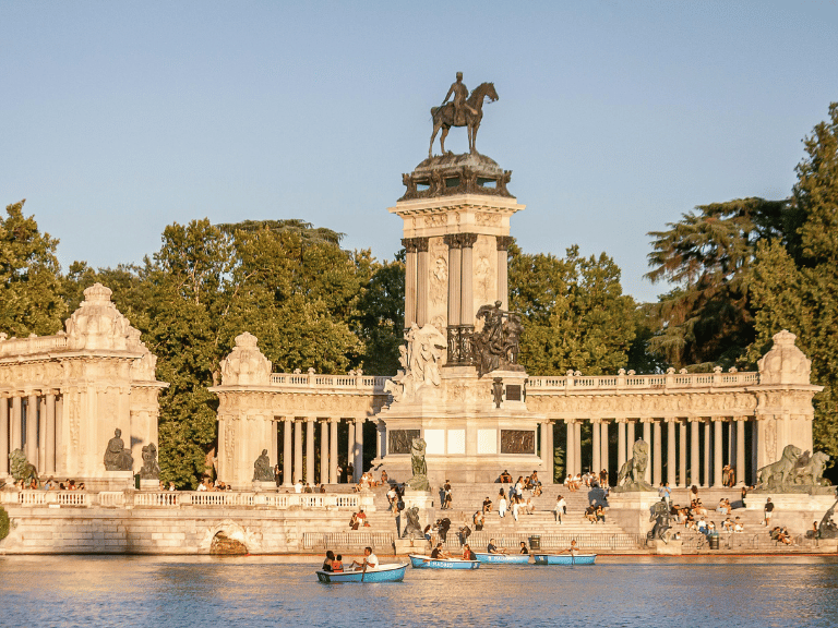 7-day Spain train itinerary (best routes and cities to visit)